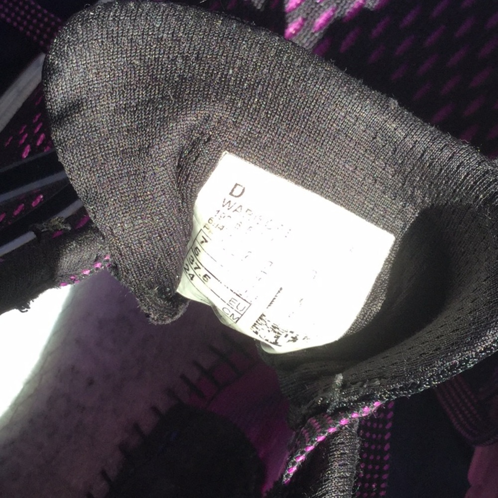 New balance tennis shoes travel vacay walk Sunday brunch farmer’s market garden - Picture 5 of 7